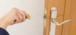 Affordable Locksmith Services Elgin, IL 847-447-0551 Affordable Locksmith Services Elgin, IL 847-447-0551 - trunk-unlock-01